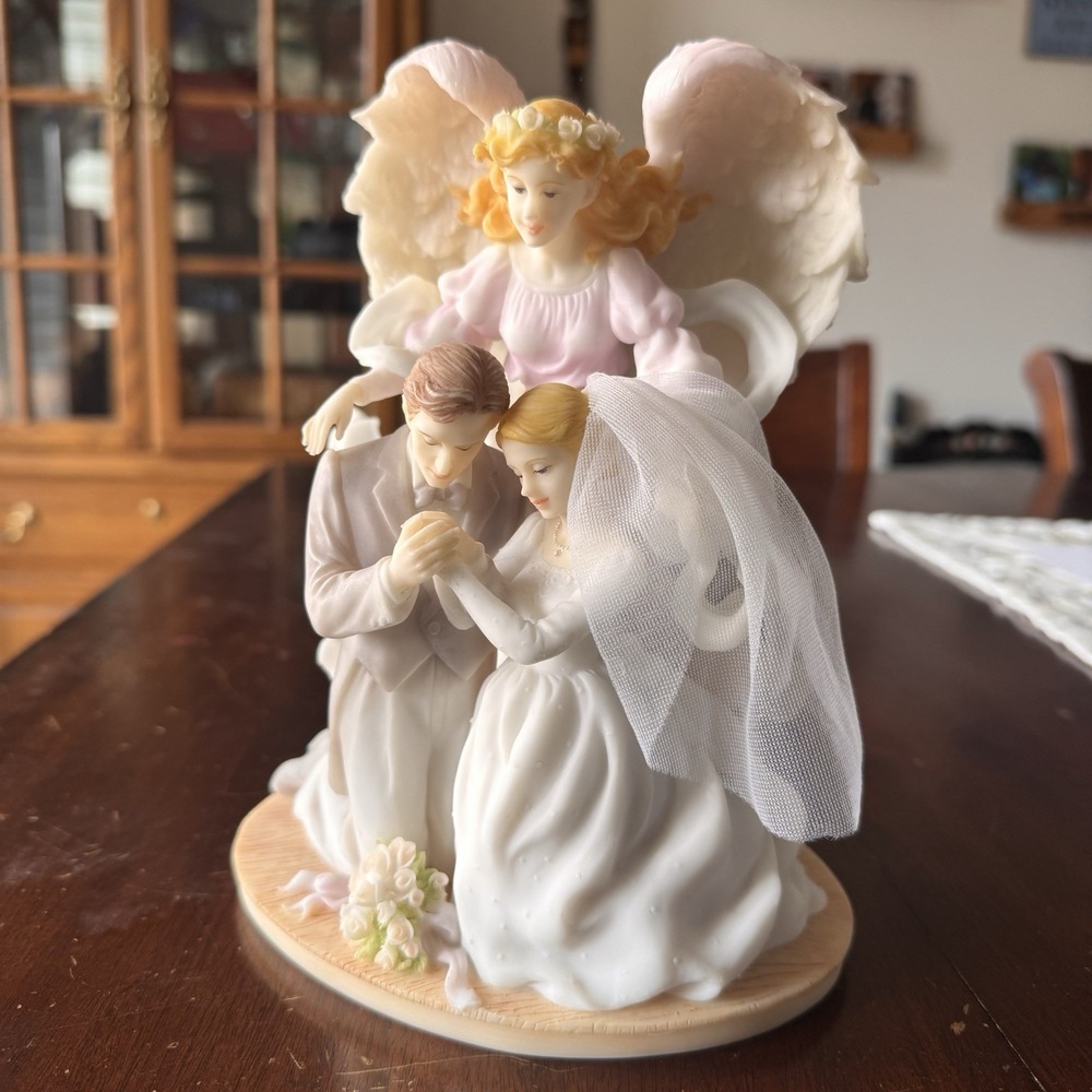 Seraphim Heaven on Earth ETERNAL LOVE WEDDING ANGEL Figurine  bride & groom